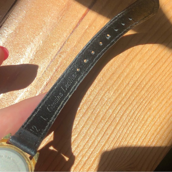 Disney Lorus Mickey Mouse Hands Gold Tone leather Watch VINTAGE -NOT TESTED - Picture 5 of 6